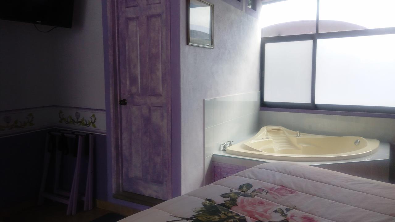 Hotel Vida En Rosas Bernal Bagian luar foto
