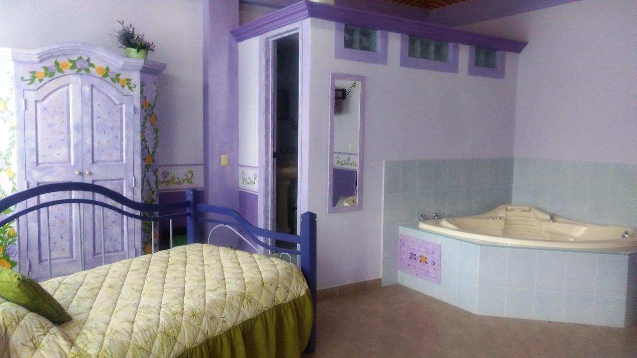 Hotel Vida En Rosas Bernal Bagian luar foto